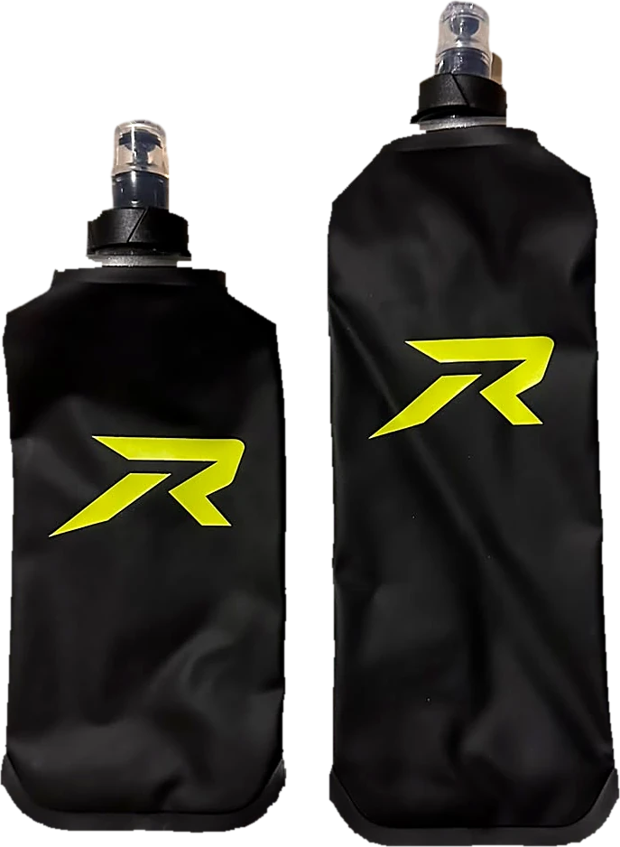 Dos ánforas de TPU Rivalis, de 350 ml y 500 ml, en color negro con el logotipo R en lima